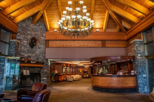 Delta Banff Royal Canadian Lodge lobby
